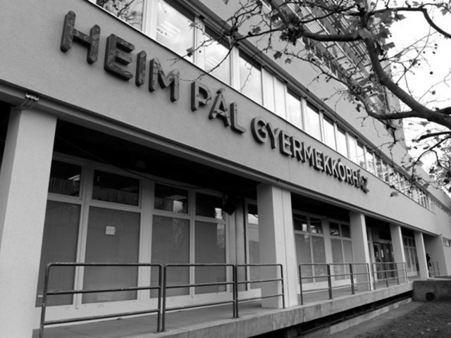 Kültéri egységek telepítése – Heim Pál Gyermekkórház Alvás Labor kivitelezés